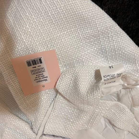 Showpro. Two Peice shirt and pants - Picture 3 of 6